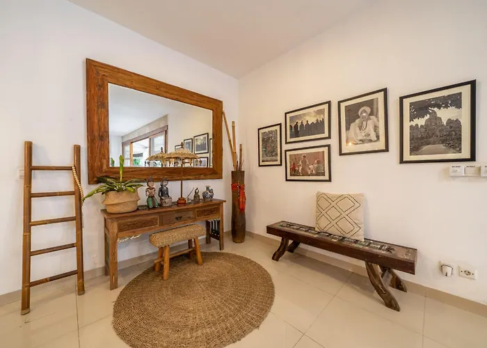 Mara Villa *